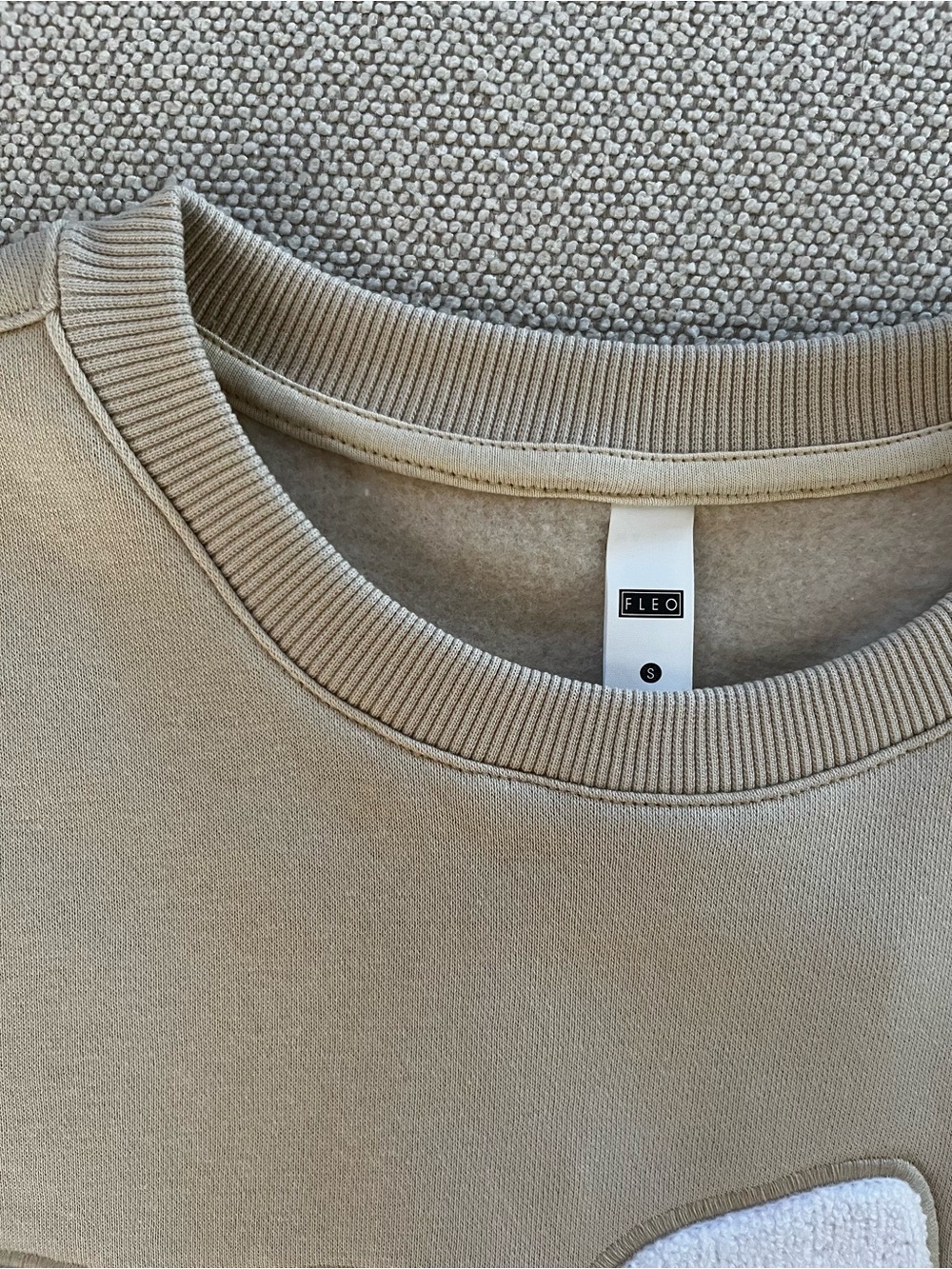 Women’s Fleo Crewneck Sweatshirt Size Small New Oversized Full length Front Logo - Picture 5 of 14